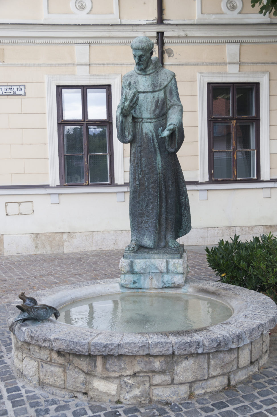 Frančiškanska cerkev vodnjak